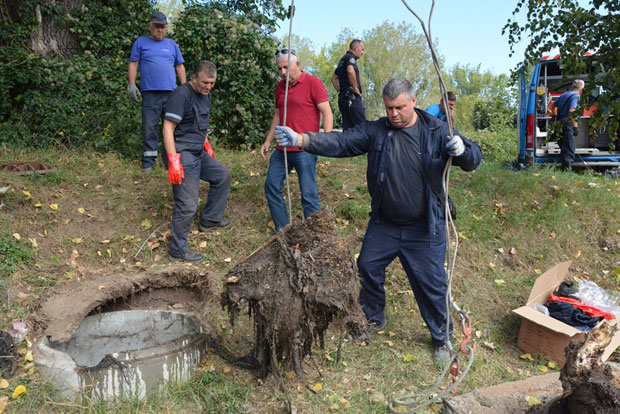 Због немара Нишлија отпад у сливнику
